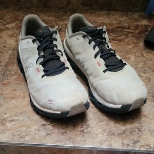 Men's Athletic Shoes in Cream and Black